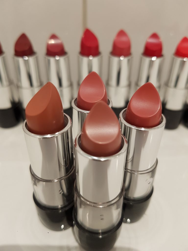 THE ONE Colour Stylist Ultimate Lipstick red